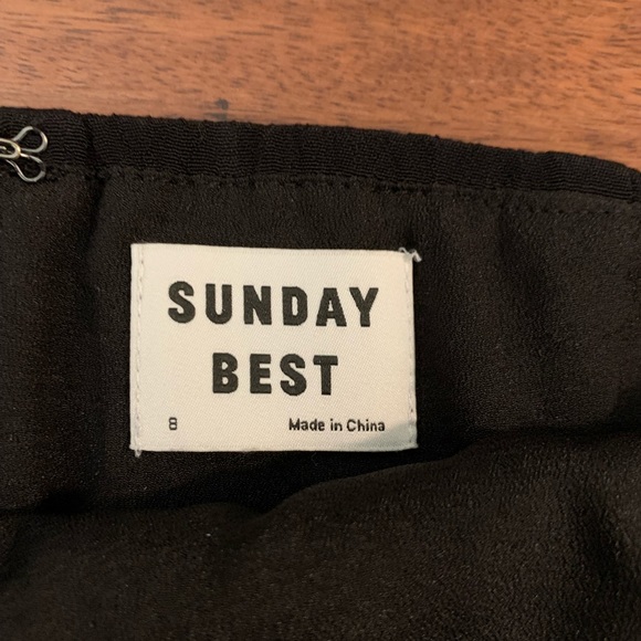 Sunday Best mini skirt size 8, fits on the smaller side - Picture 2 of 3